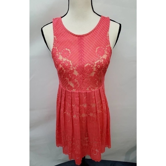 Free People Rocco Cherry Coral Cream Laced Short Dress - Picture 1 of 4